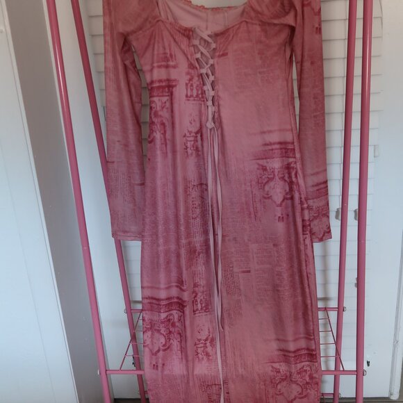 💗 Pink Long Sleeve Corset Dress – Sexy & Elegant 💗 - Picture 6 of 6